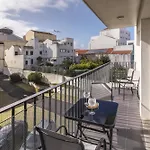 Daire Azores - Coliseu Residences *